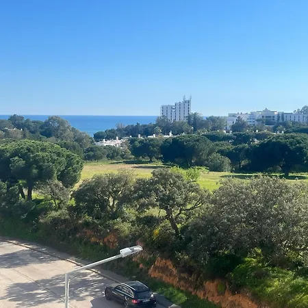 Penthouse, Sea View, Tennis, Swimming Pools, 3' Foot Golf Olhos de Agua (Albufeira)