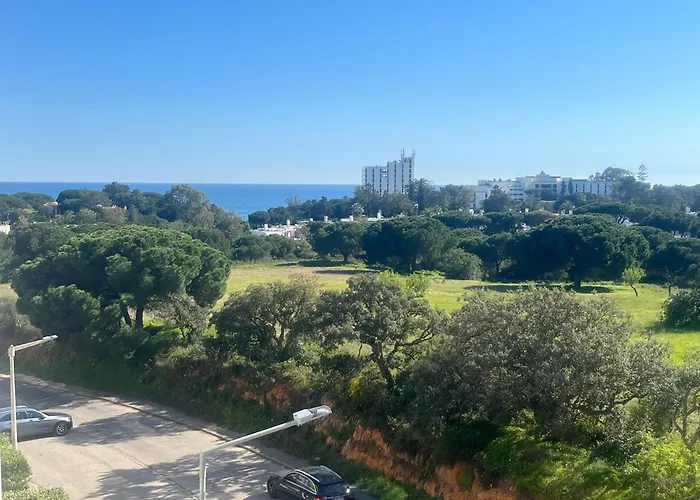 Penthouse, Sea View, Tennis, Swimming Pools, 3' Foot Golf Olhos de Agua (Albufeira)
